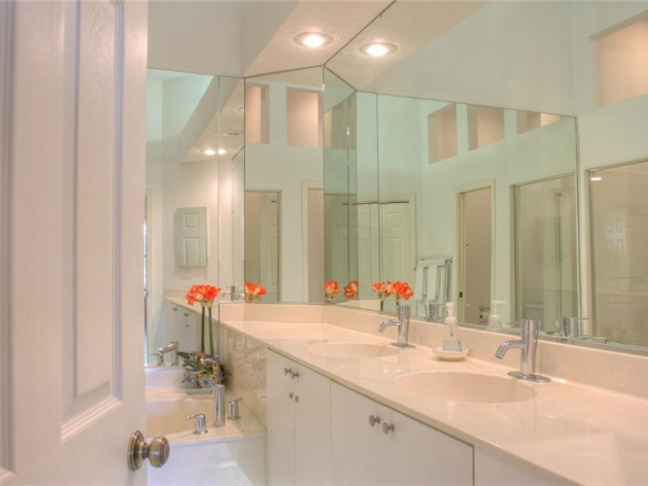 7911  WHITEBRIDGE GLN ,UNIVERSITY PARK,34201