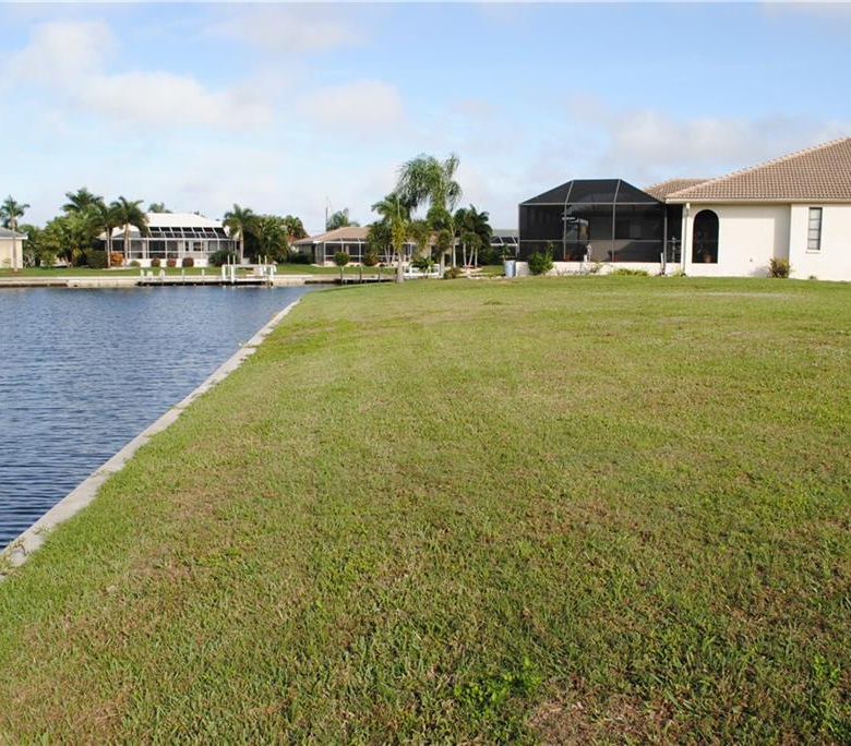 300  SEGOVIA DR ,PUNTA GORDA,33950
