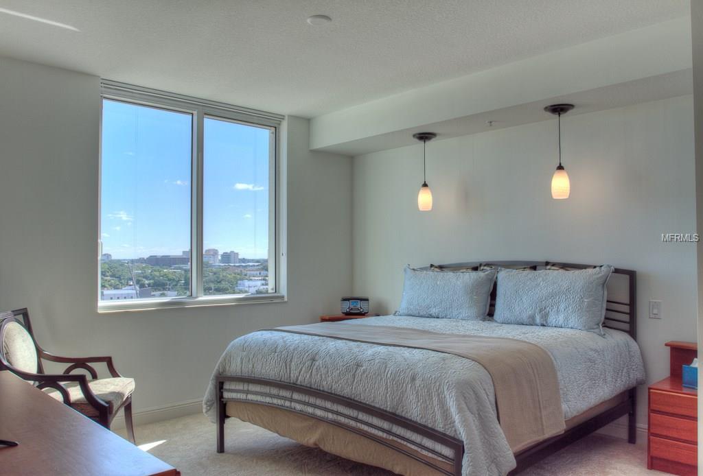 392c8e7a-4769-4a11-9200-67ef5f9b2eeb 800 N TAMIAMI TRL #1010,SARASOTA,34236