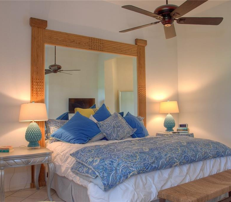 7911  WHITEBRIDGE GLN ,UNIVERSITY PARK,34201