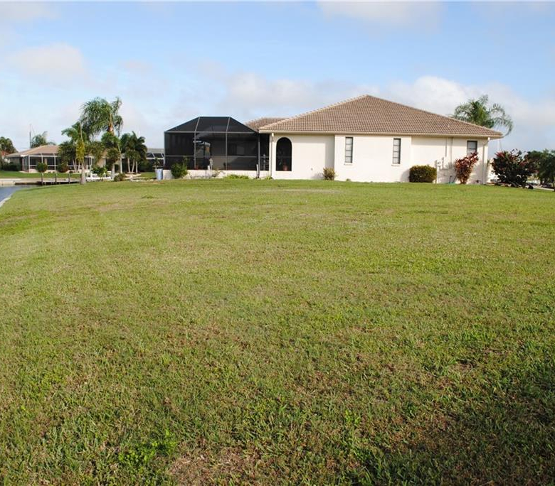 300  SEGOVIA DR ,PUNTA GORDA,33950