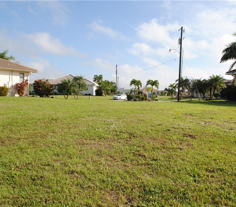 300  SEGOVIA DR ,PUNTA GORDA,33950