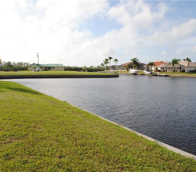 300  SEGOVIA DR ,PUNTA GORDA,33950