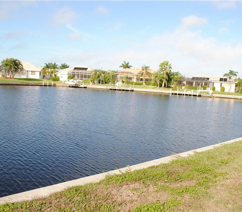 300  SEGOVIA DR ,PUNTA GORDA,33950