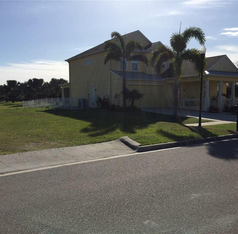 5605 SEAGRASS PL,APOLLO BEACH,33572