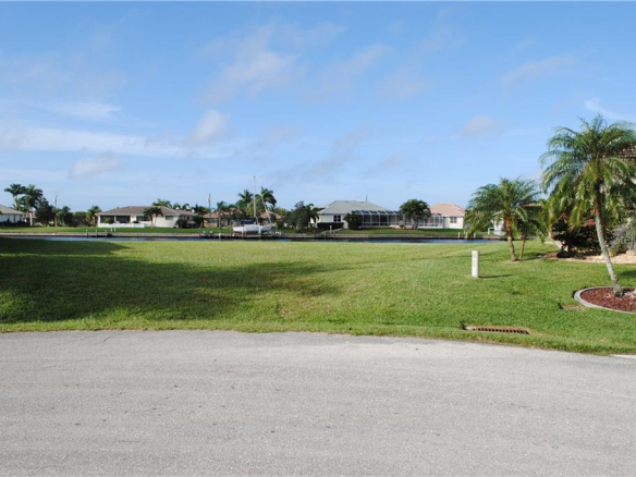 300  SEGOVIA DR ,PUNTA GORDA,33950
