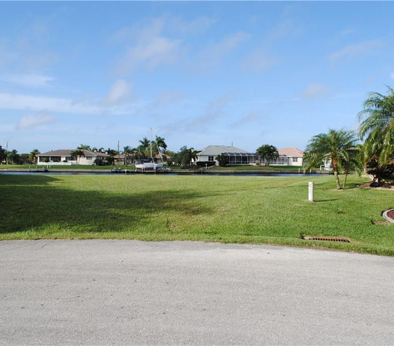 300  SEGOVIA DR ,PUNTA GORDA,33950