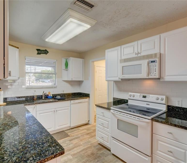 5241 ALPACA DR,WEEKI WACHEE,34607