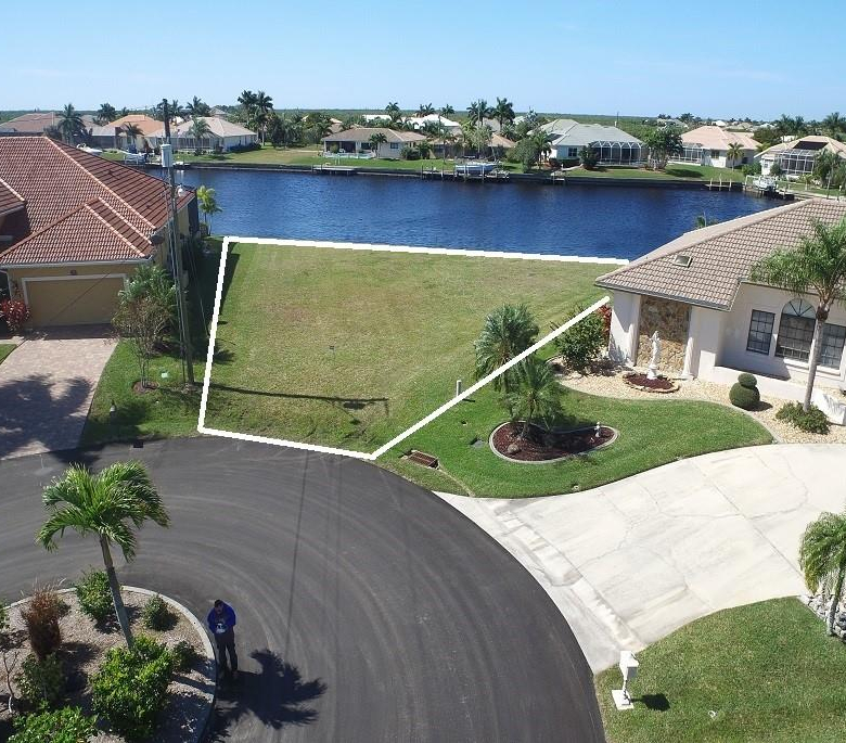 300  SEGOVIA DR ,PUNTA GORDA,33950