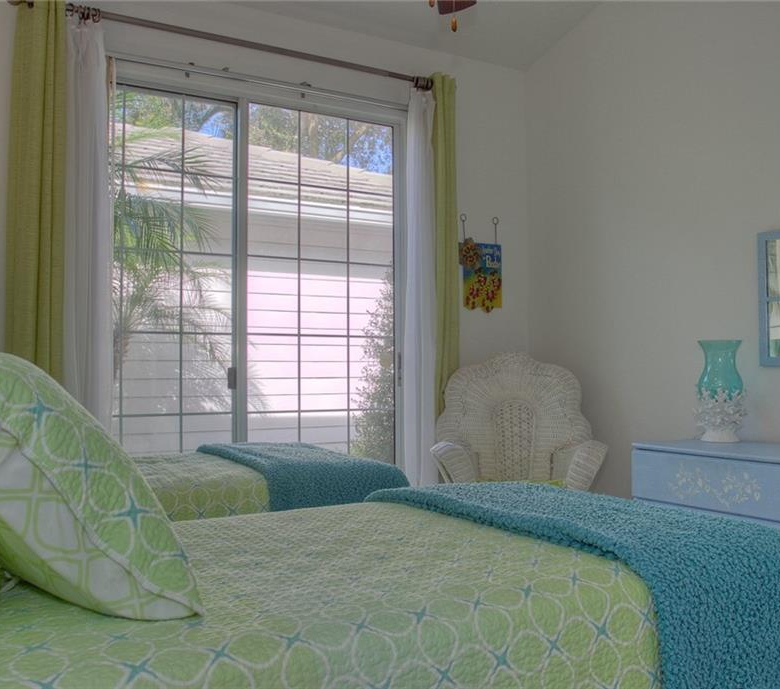 7911  WHITEBRIDGE GLN ,UNIVERSITY PARK,34201