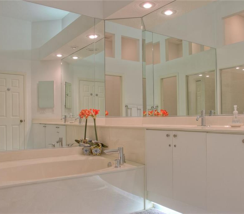 7911  WHITEBRIDGE GLN ,UNIVERSITY PARK,34201