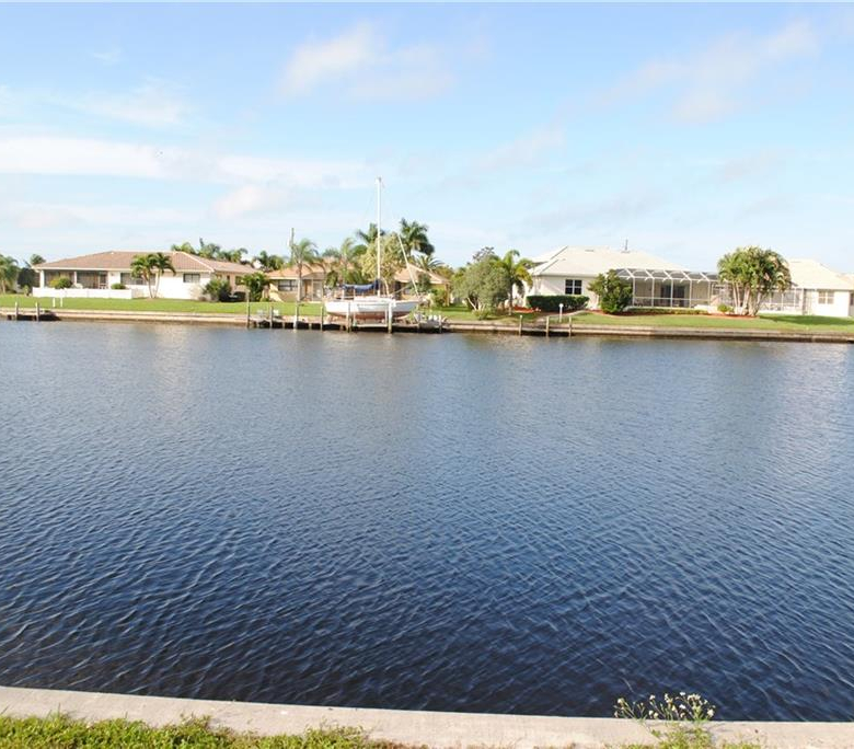 300  SEGOVIA DR ,PUNTA GORDA,33950