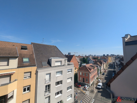 ** VENDU ** Neudorf 2p loué 900 € HC