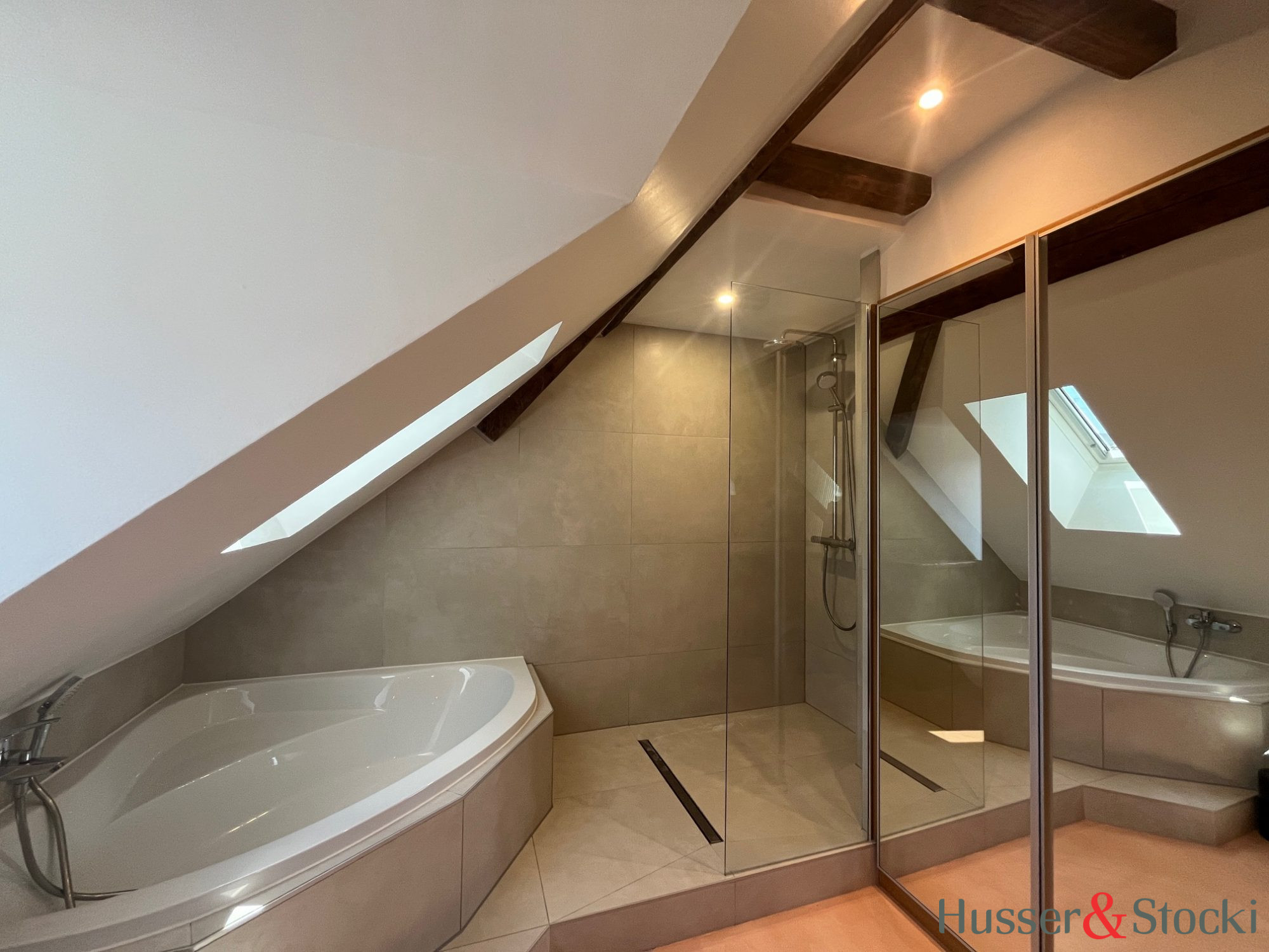 SUPERBE DUPLEX MEUBLÉ DE CARACTÈRE